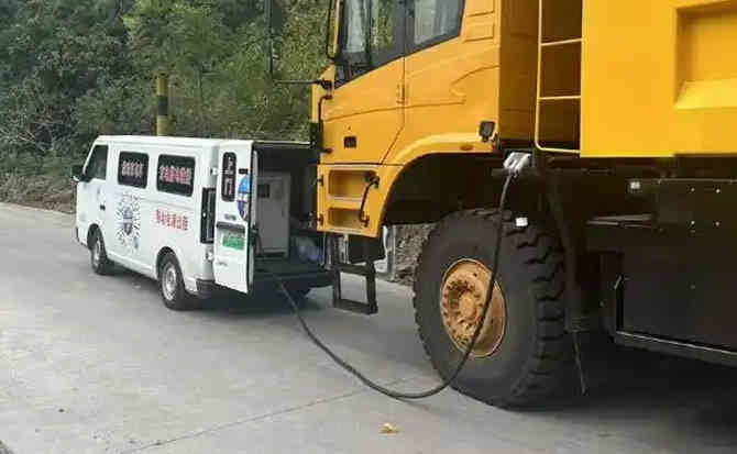 蓝山新能源车充电搭电