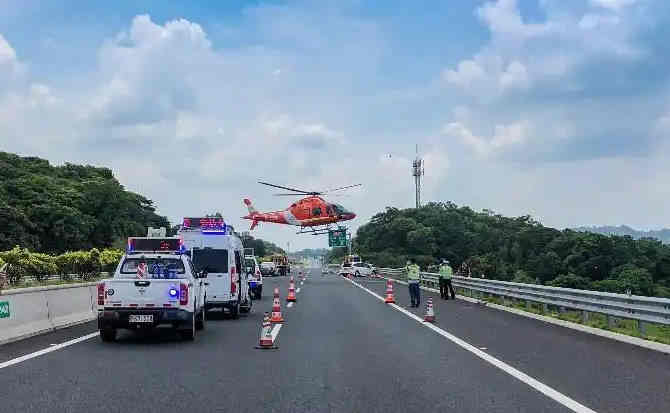 蓝山高速公路汽车救援案例